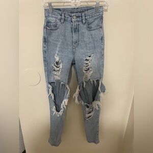 ✨American Eagle Distressed Mom Jean Size 000 regular